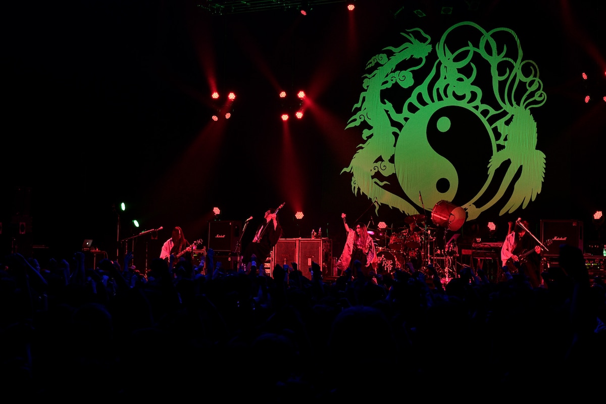 「陰陽座ツアー2025『吟澪』」の様子。（撮影：小松陽祐）