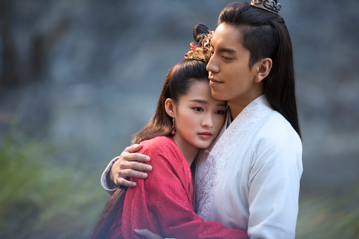 「狼殿下‐Fate of Love‐」より、左からリー・チン演じる馬摘星、ダレン・ワン演じる渤王。