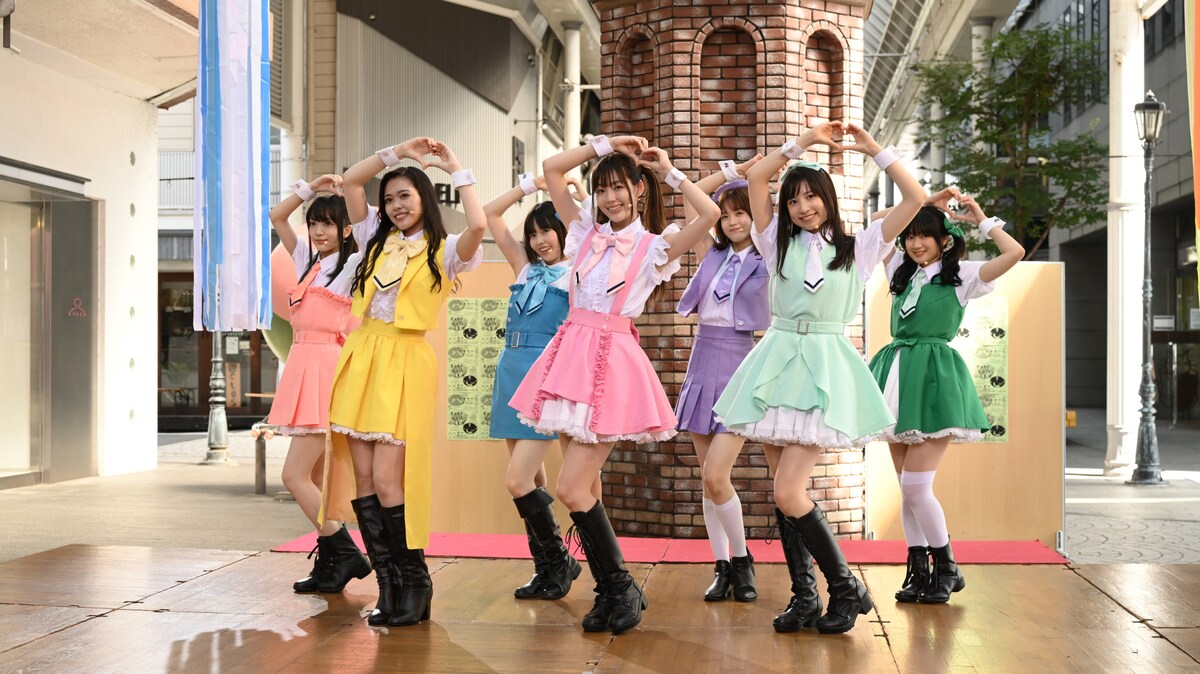 「劇場版 推しが武道館いってくれたら死ぬ」より、地下アイドルChamJam。