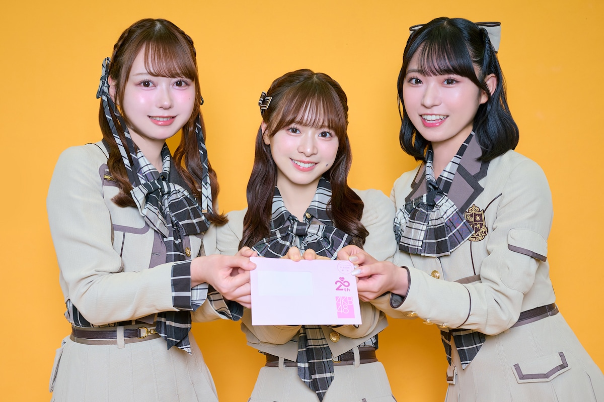 左から大盛真歩、倉野尾成美、山内瑞葵。