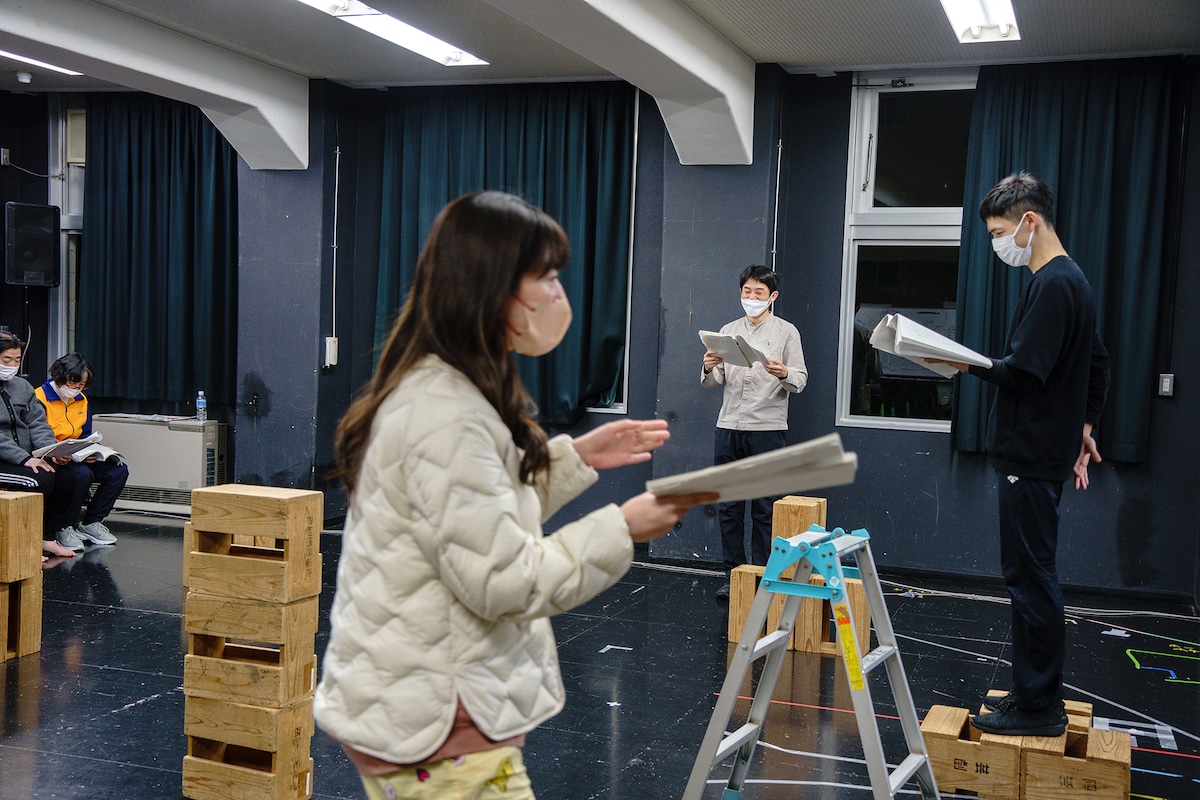 「わが町」稽古の様子。