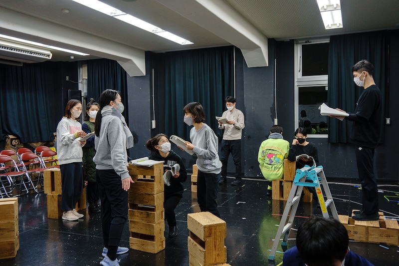 「わが町」稽古の様子。