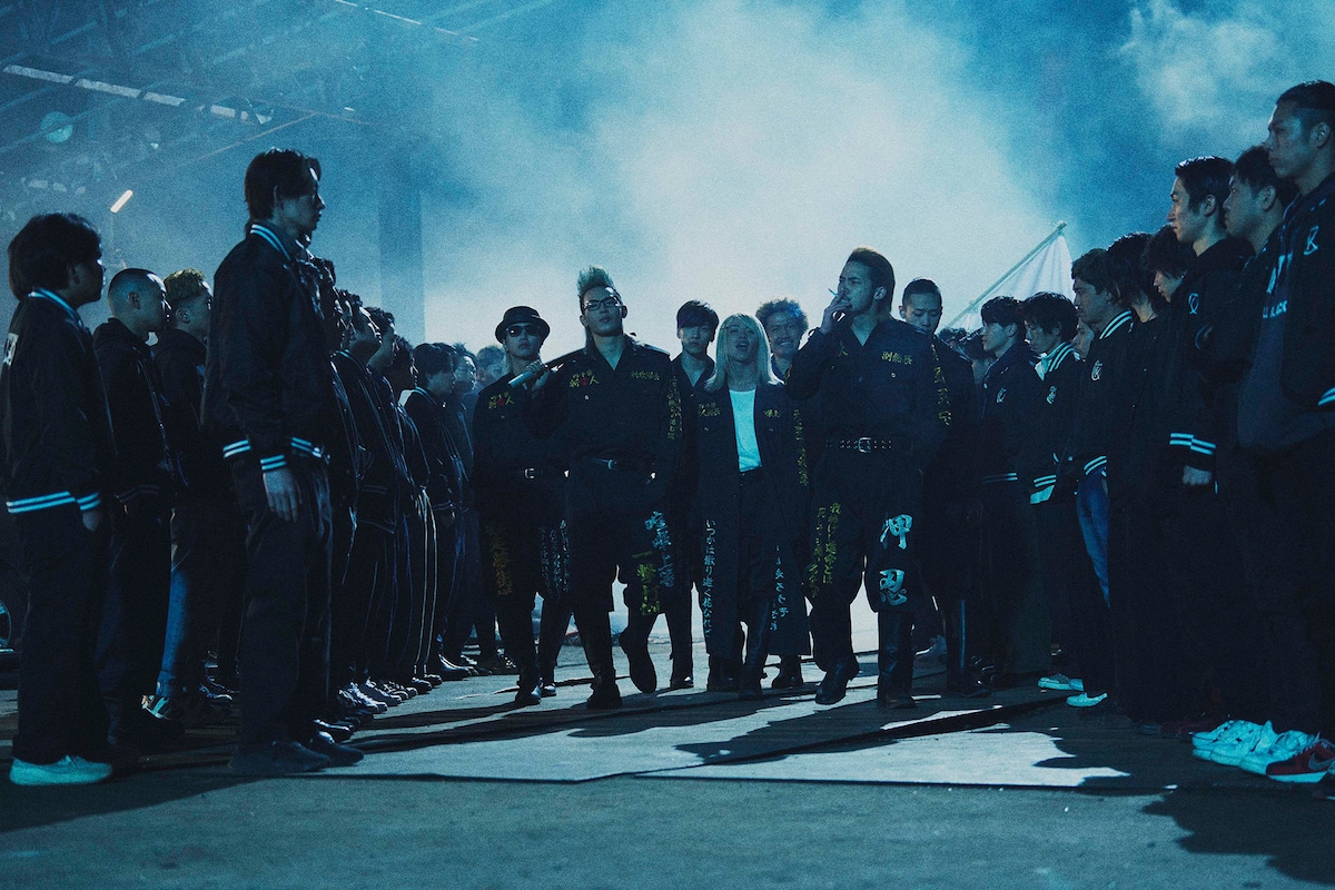 「OUT」場面写真より、暴走族「斬人（キリヒト）」のメンバー。