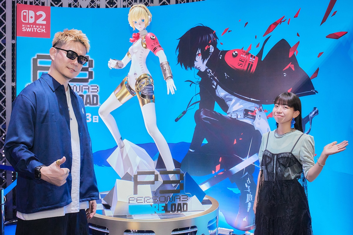 左からLotus Juice、高橋あず美。