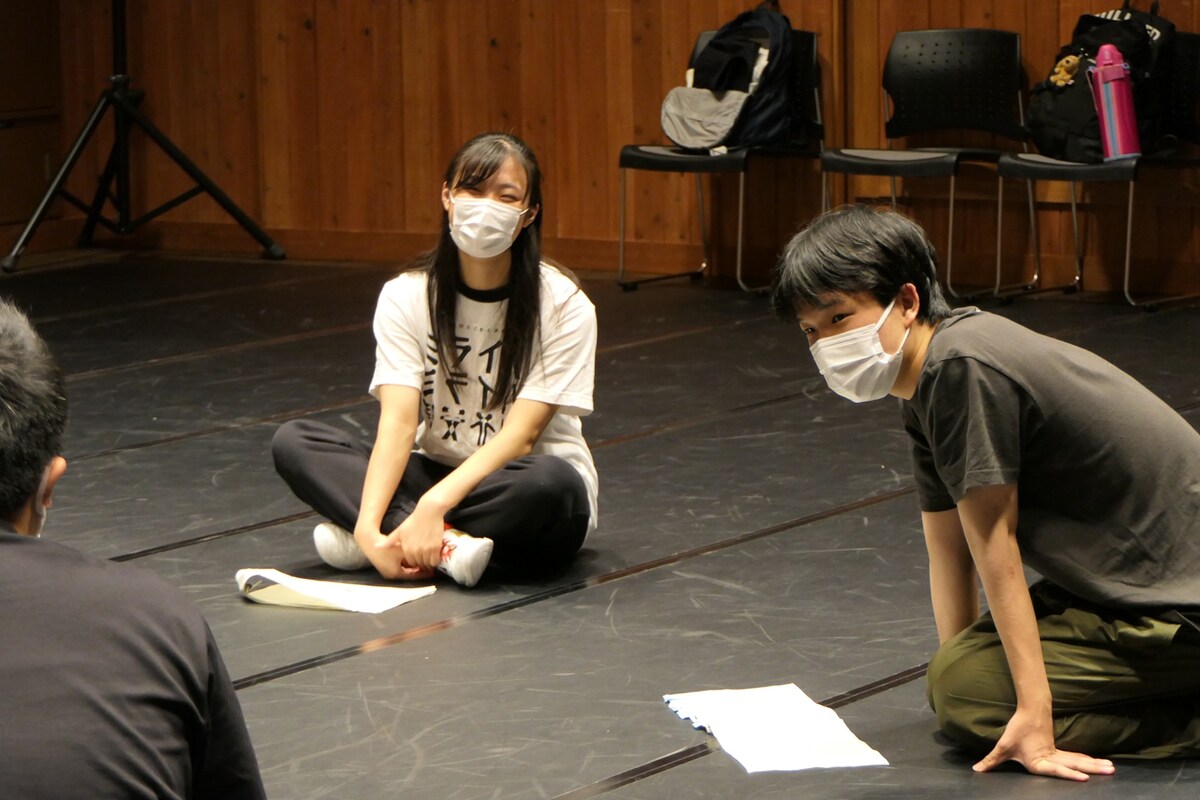 稽古の様子。©︎萩原ヤスオ