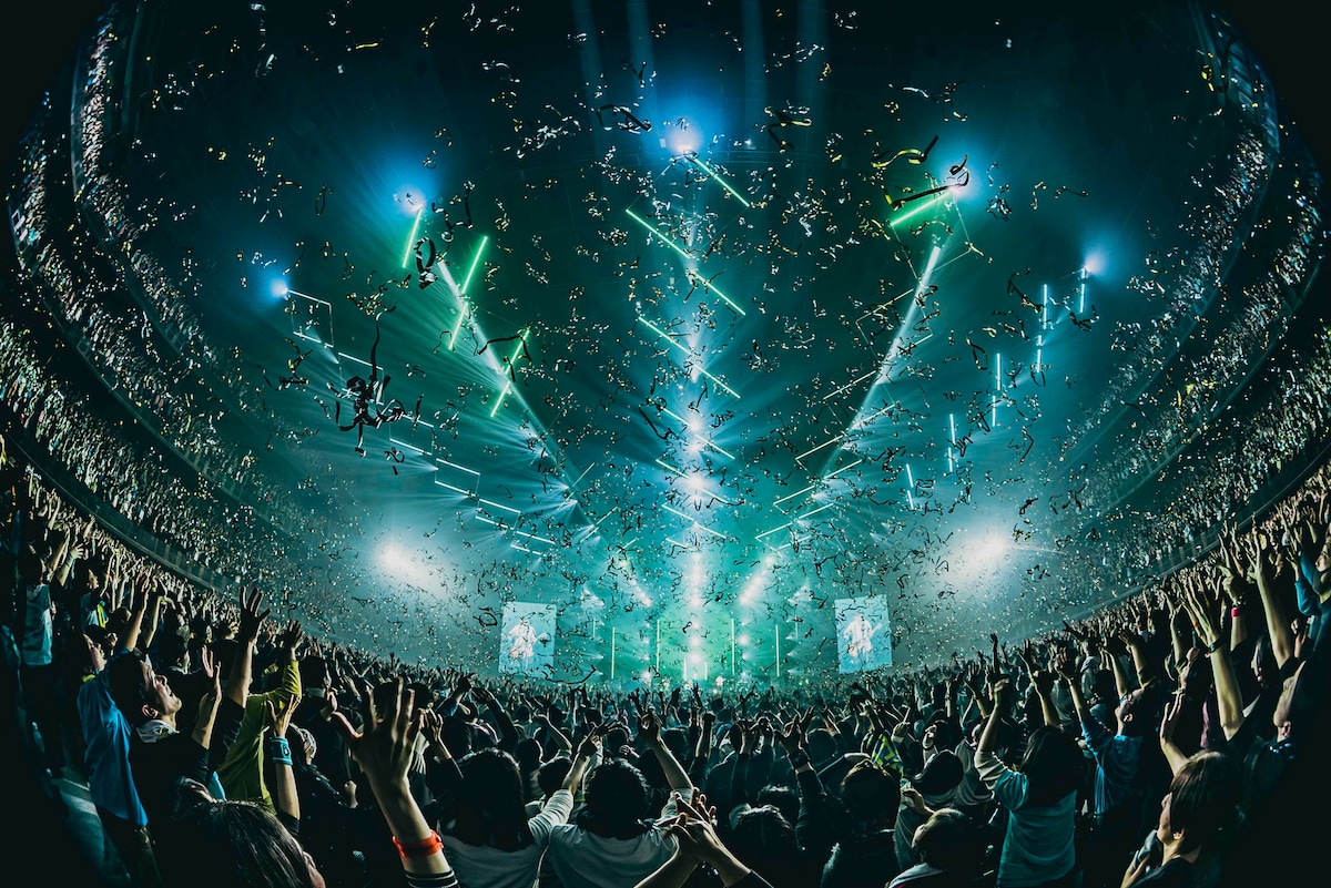 「みなとみらいロマンスポルノ'25 ～THE OVEЯ～」の様子。