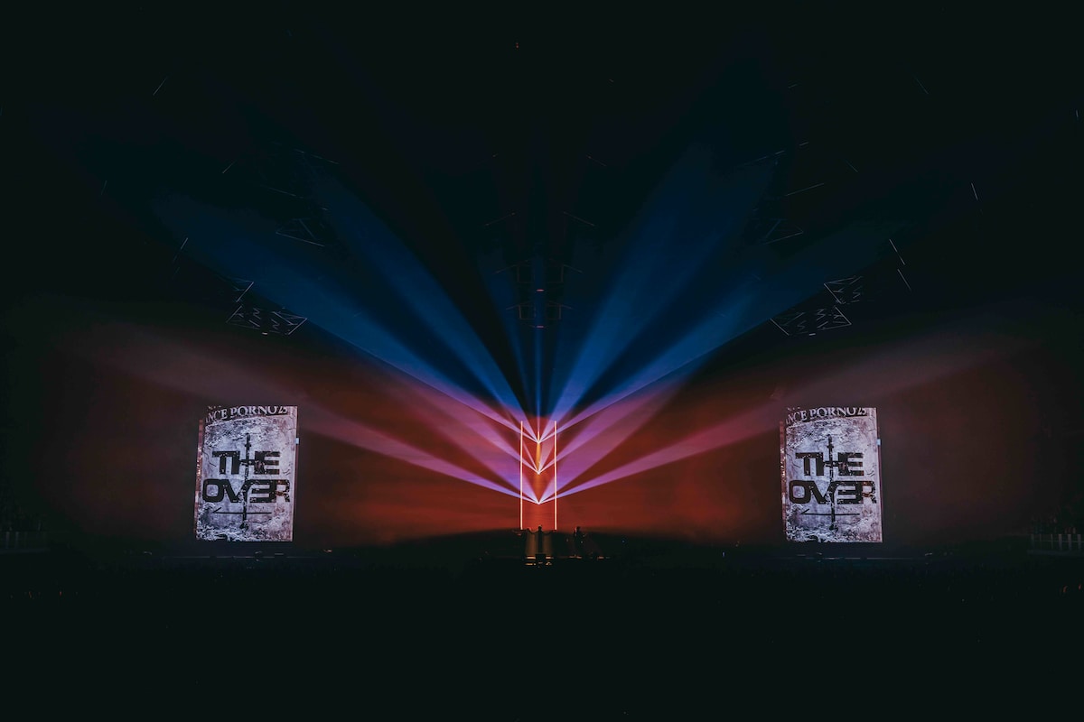 「みなとみらいロマンスポルノ'25 ～THE OVEЯ～」の様子。