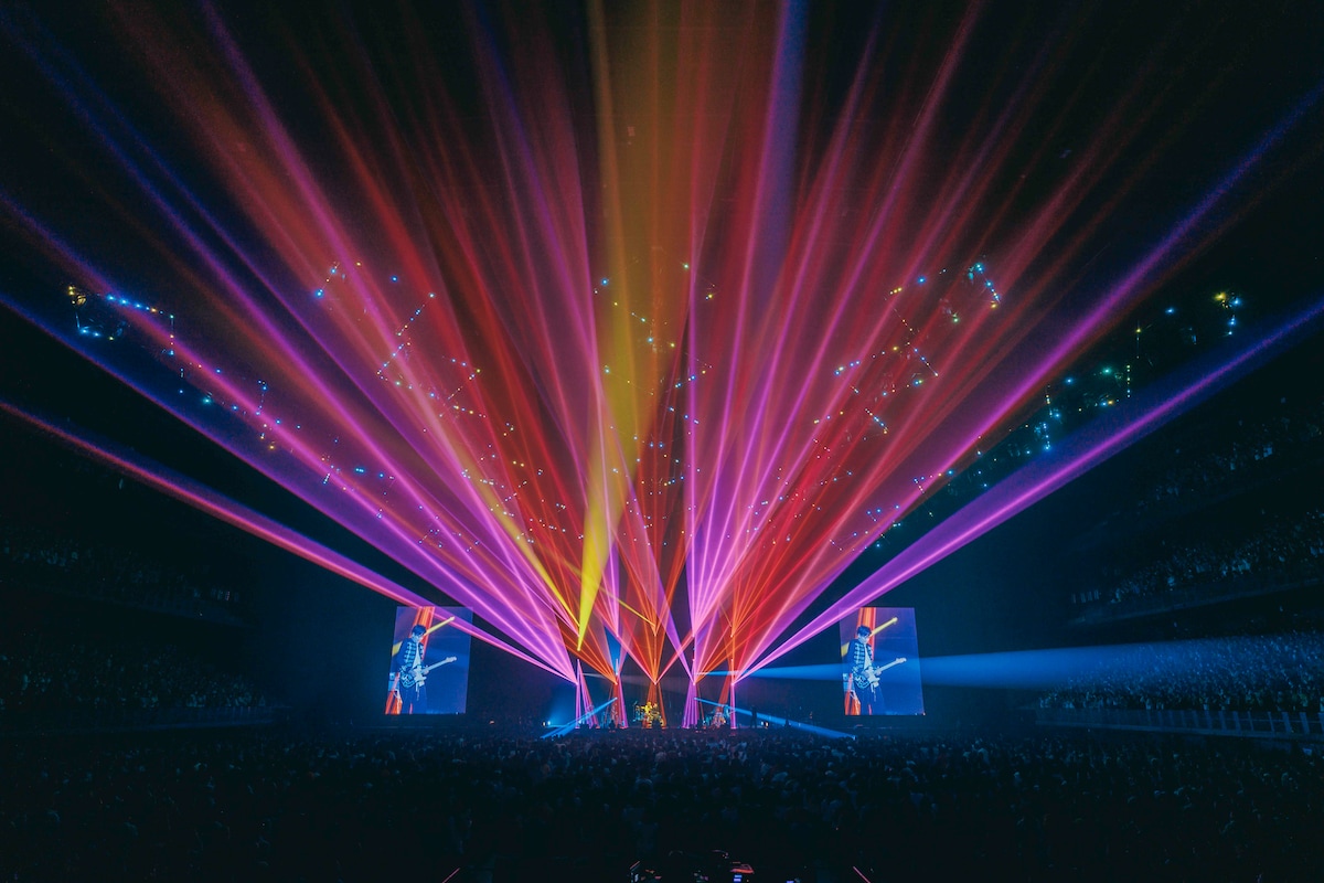 「みなとみらいロマンスポルノ'25 ～THE OVEЯ～」の様子。