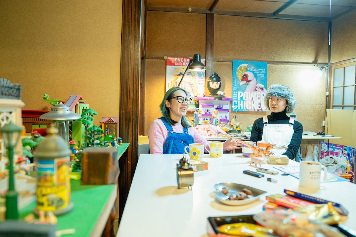 左からサエボーグ、橋本ロマンス。