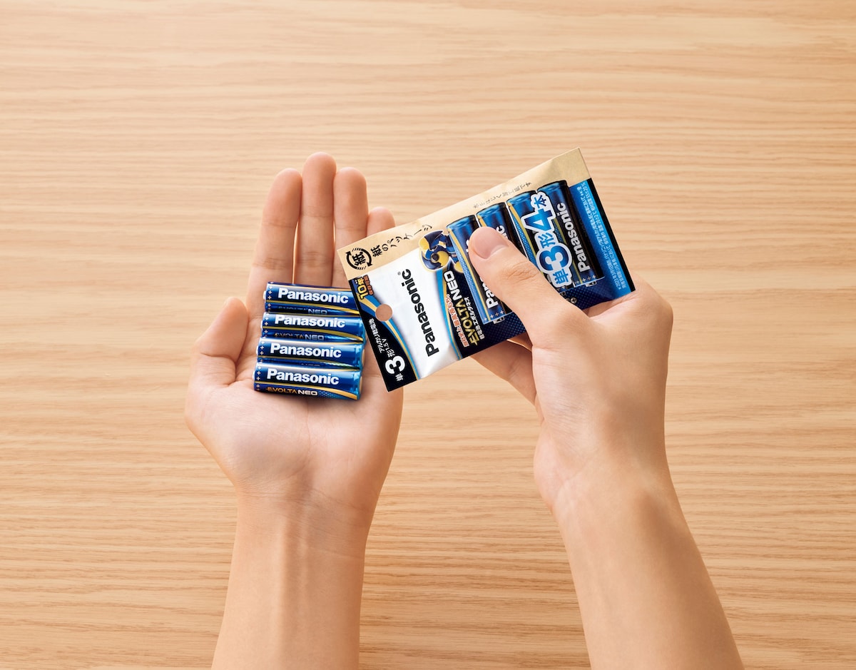 「エボルタNEO」(単3形4本入り)のエシカルパッケージ。(写真提供:Panasonic)