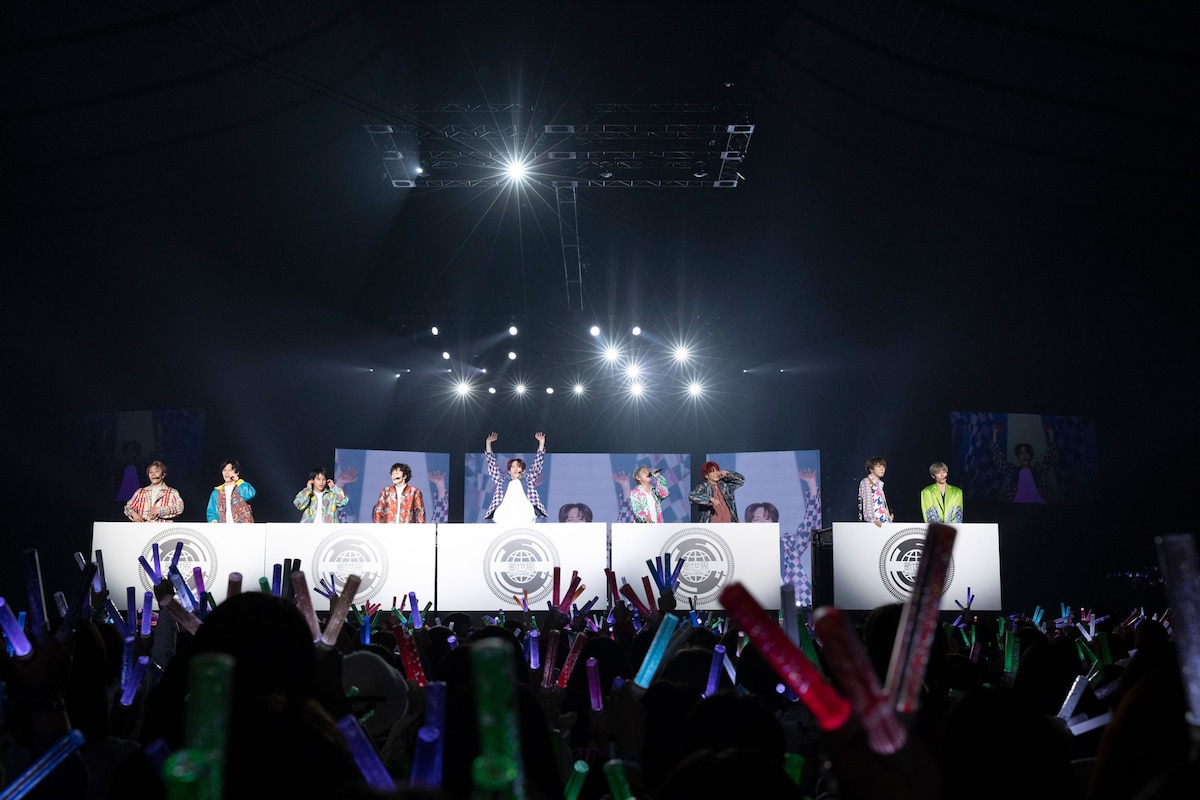 超特急のライブの様子。