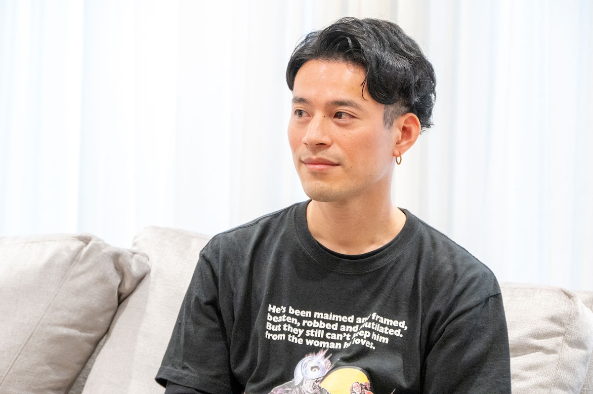 プロカメラマンの森好弘氏。（撮影：音楽ナタリー編集部）