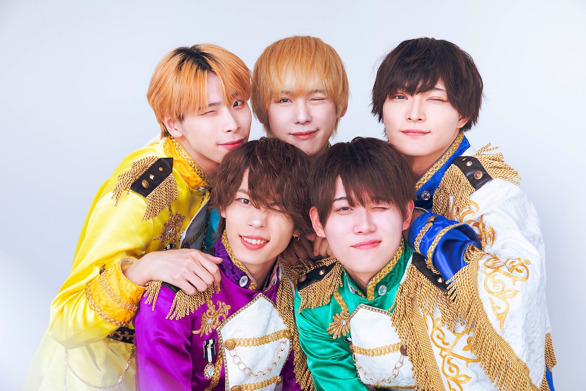 上段左からはるかわれんや、天然すい、坪井海斗、下段左からゆっけ、とうり。