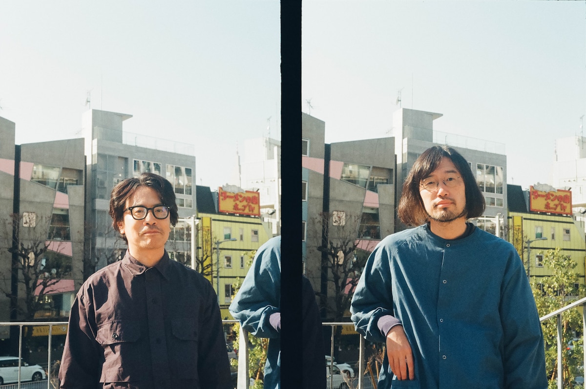 左から岸田繁、今泉力哉。