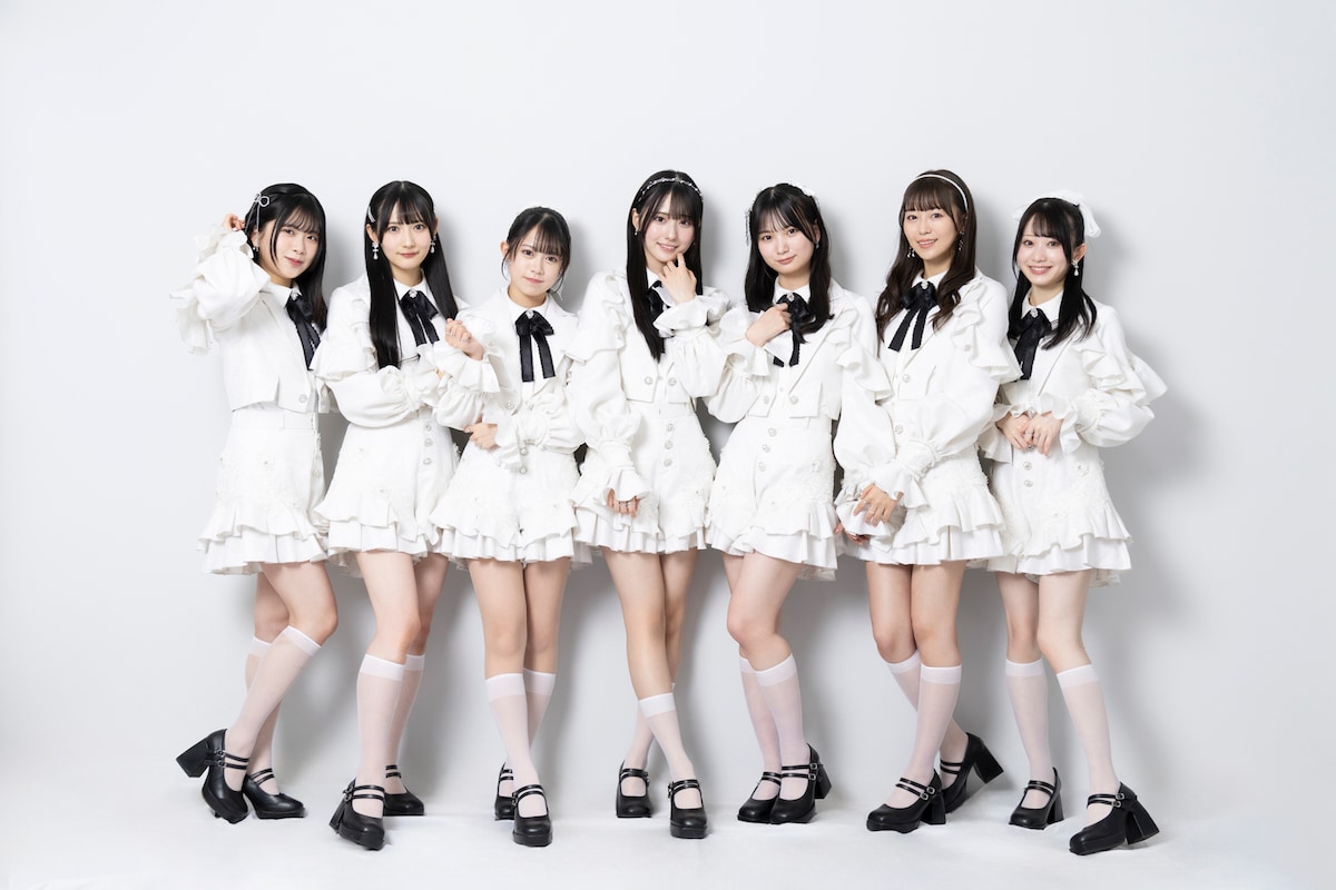 左から加藤柊、佐藤莉華、鈴野みお、綾瀬ことり、遠藤莉乃、新野楓果、橋本真希。