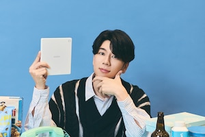 推し活に励む西山宏太朗がスマホ用CDレコーダー「ラクレコ」を体験「オタクの“救世主”」