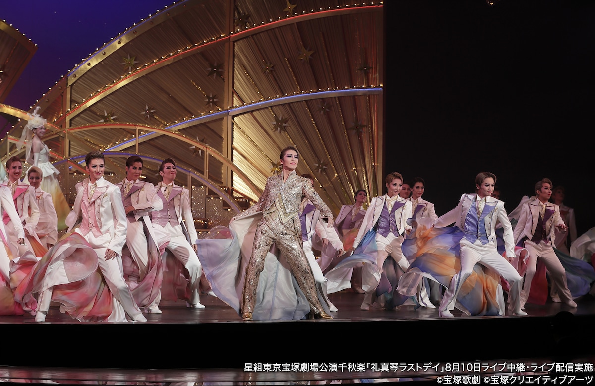 宝塚歌劇星組「ファンタジック・タペストリー『エスペラント！』」より。