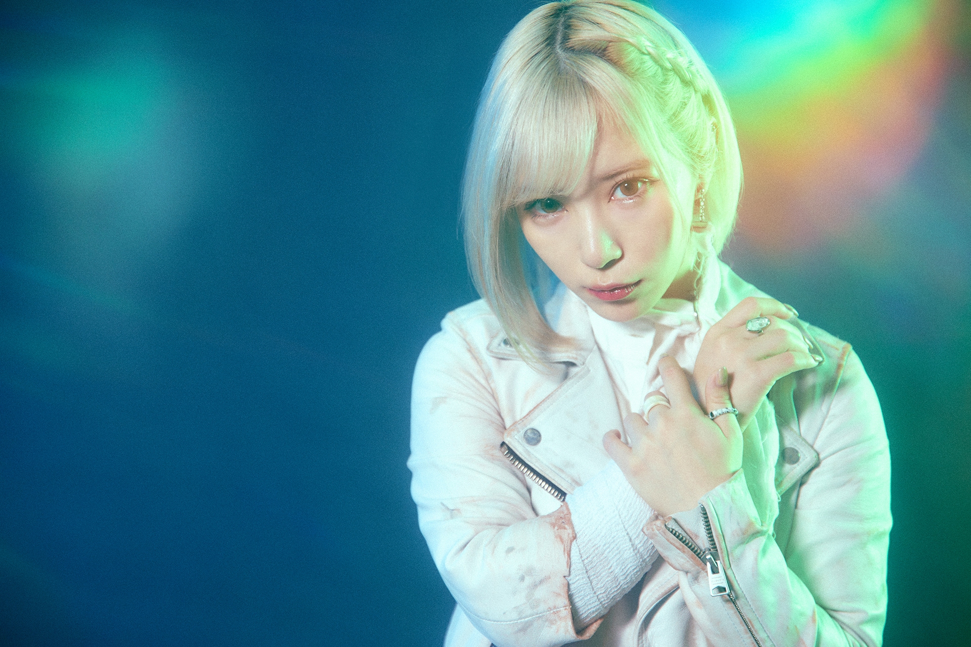 ReoNa「Alive」インタビュー｜痛みを抱き締め、絶望の中で“生きる”意思