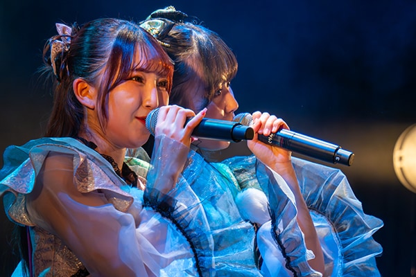 左からピンクレディ、はつ恋ぐりん。