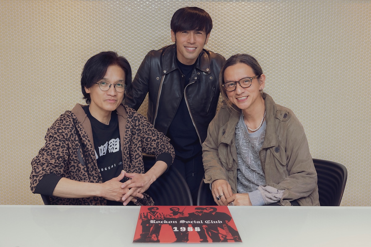 左から成田昭次、寺岡呼人、岡本健一。