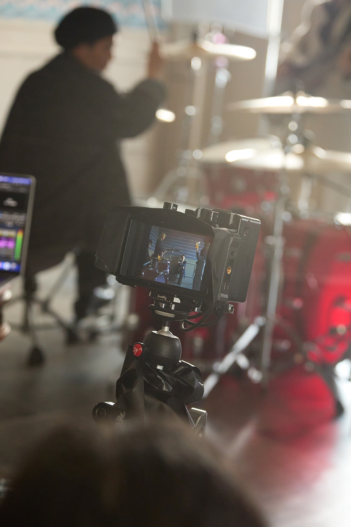 「恋を纏って」MV撮影の様子。