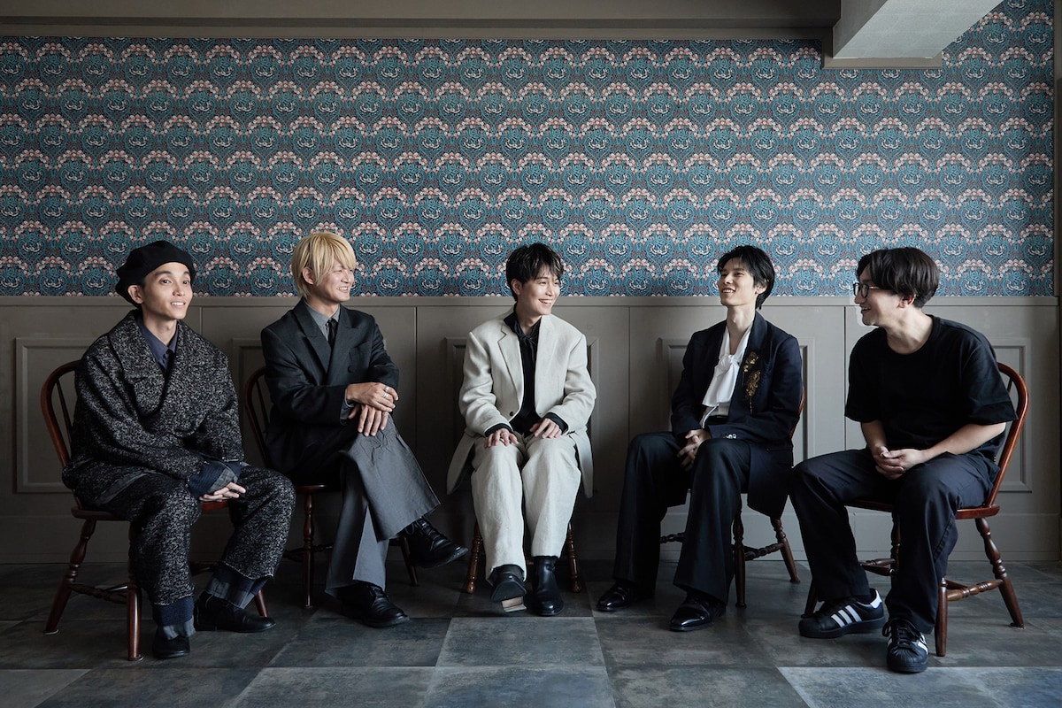 左からリアクション ザ ブッタ、萩原利久、軍司拓実。