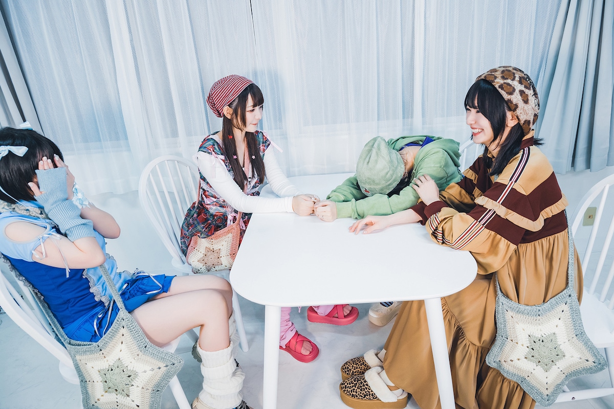 清 竜人25の新たな夫人たち。左から時計回りに清凪、清ゆな、清さきな、清真尋。