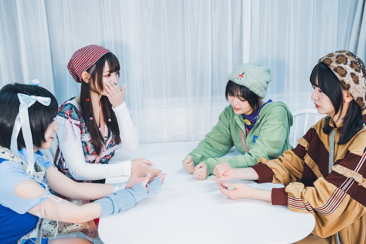 清 竜人25の新たな夫人たち。左から時計回りに清凪、清ゆな、清さきな、清真尋。