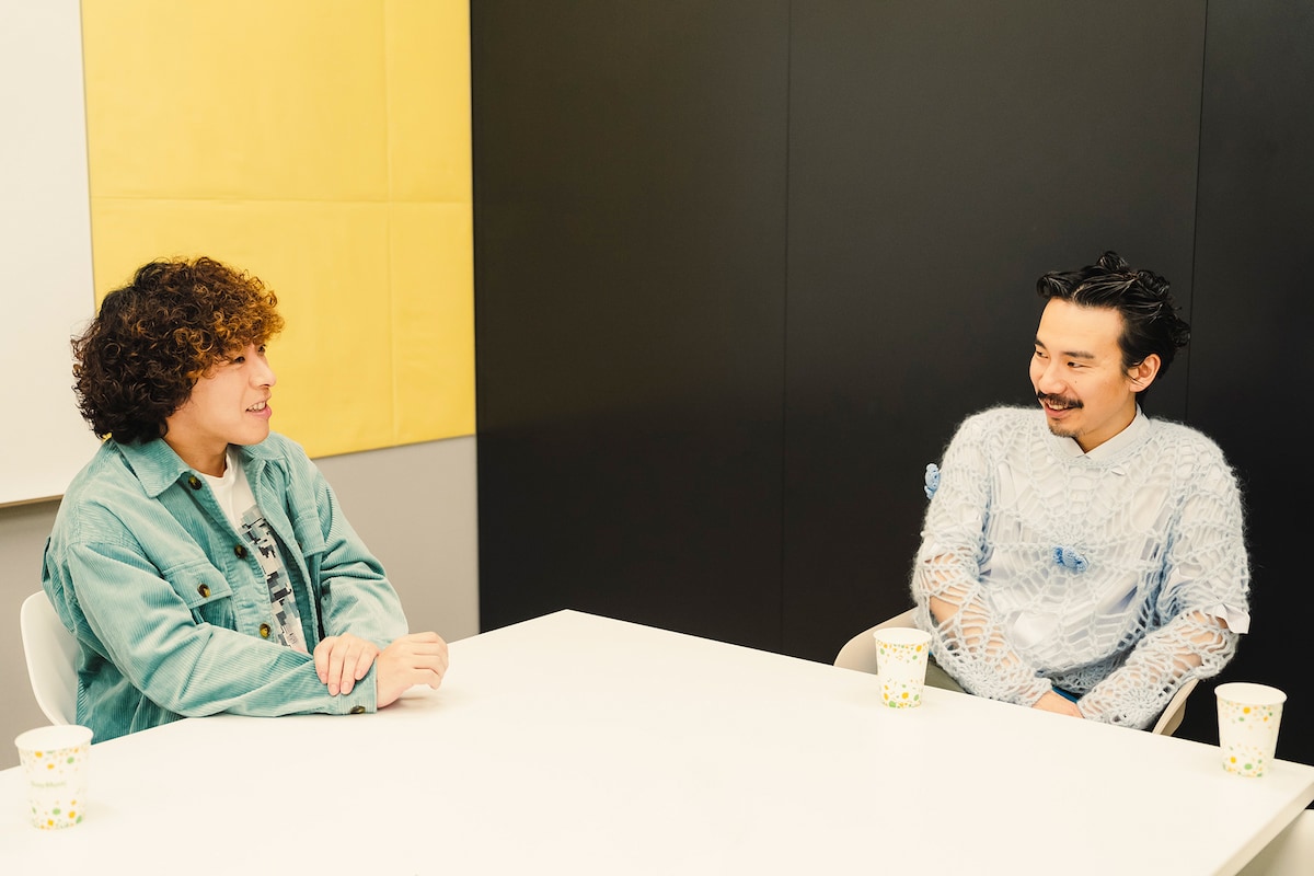 左から谷口鮪(KANA-BOON)、清竜人。