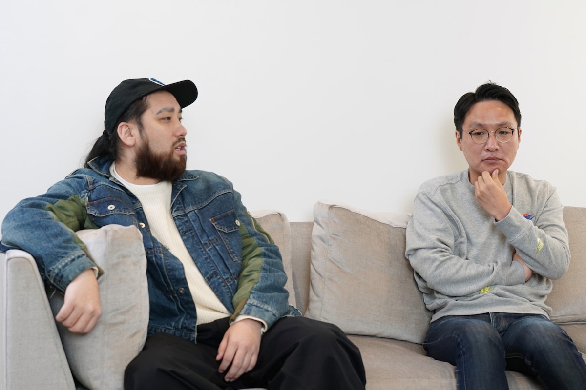 左から安部博明、南波一海。