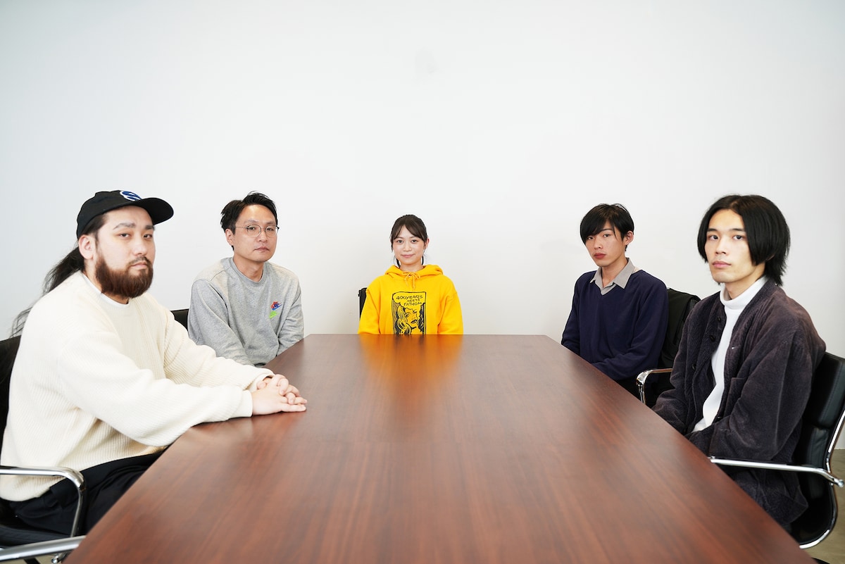 左から安部博明、南波一海、宇野友恵、君島大空、ウ山あまね。