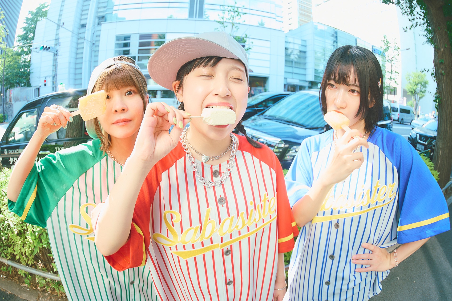 ≒JOYがカフェ店員に！山田杏佳が初センター務める「ピーチティーと