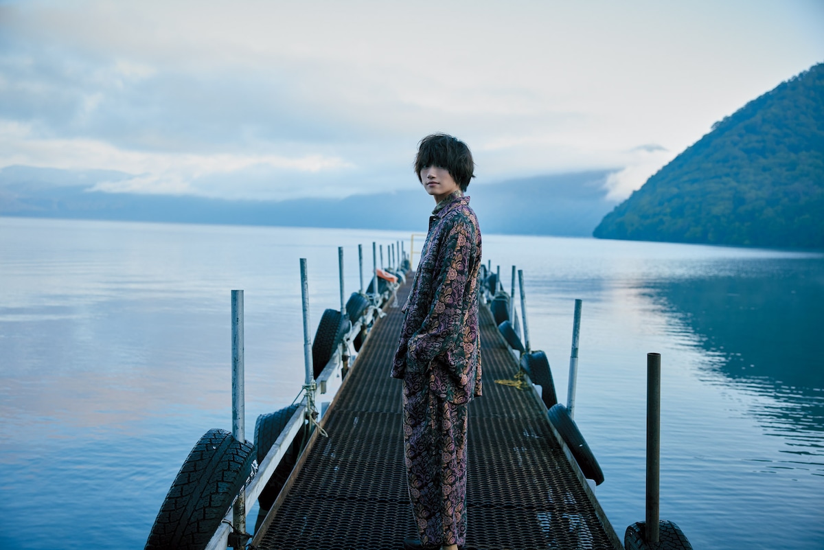 定本楓馬ファースト写真集「ここから これから」（KADOKAWA）より。