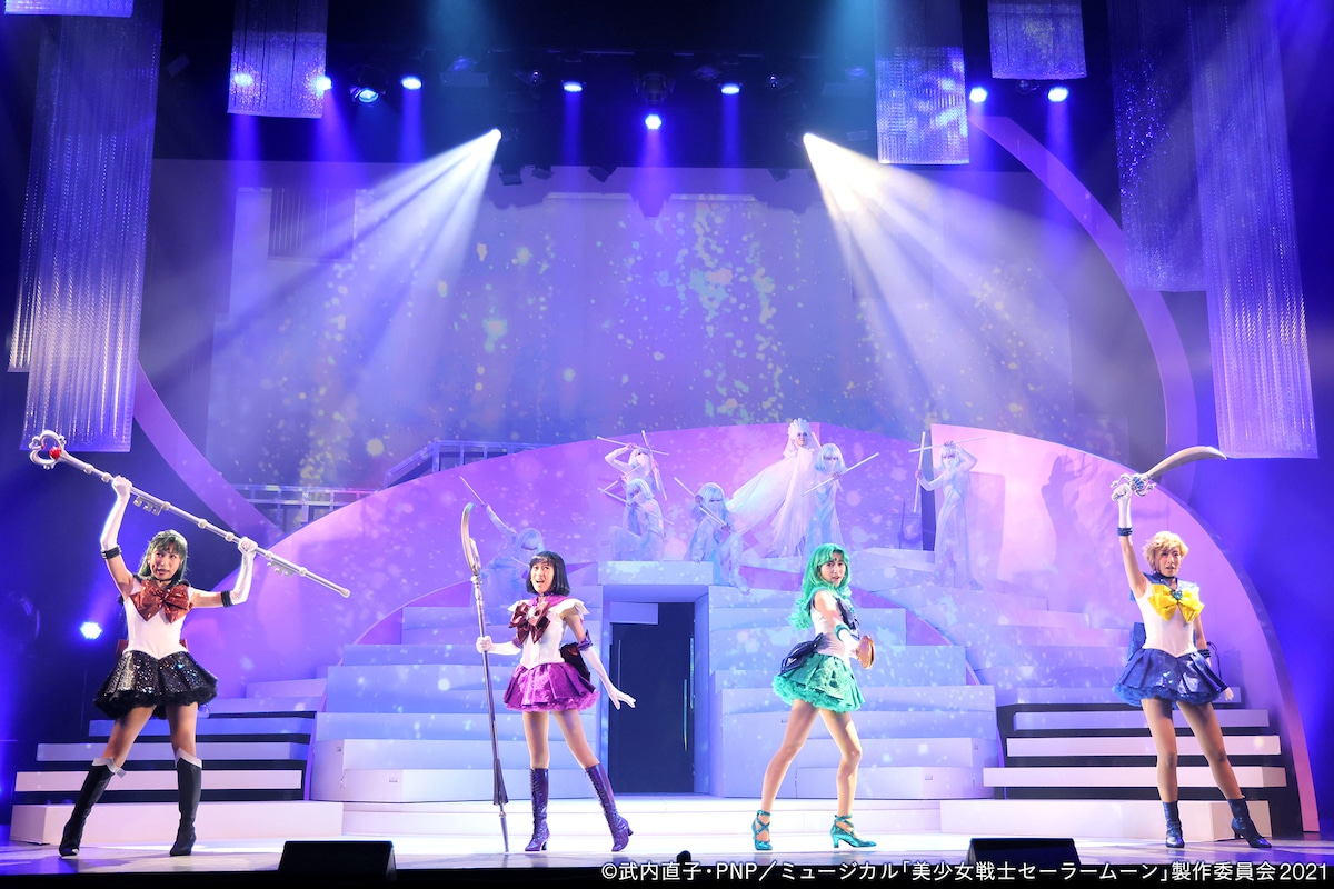 ミュージカル「美少女戦士セーラームーン」かぐや姫の恋人より、南千紗登演じるセーラープルート、井手柚花演じるセーラーサターン、木下綾菜演じるセーラーネプチューン、寺田真珠演じるセーラーウラヌス。