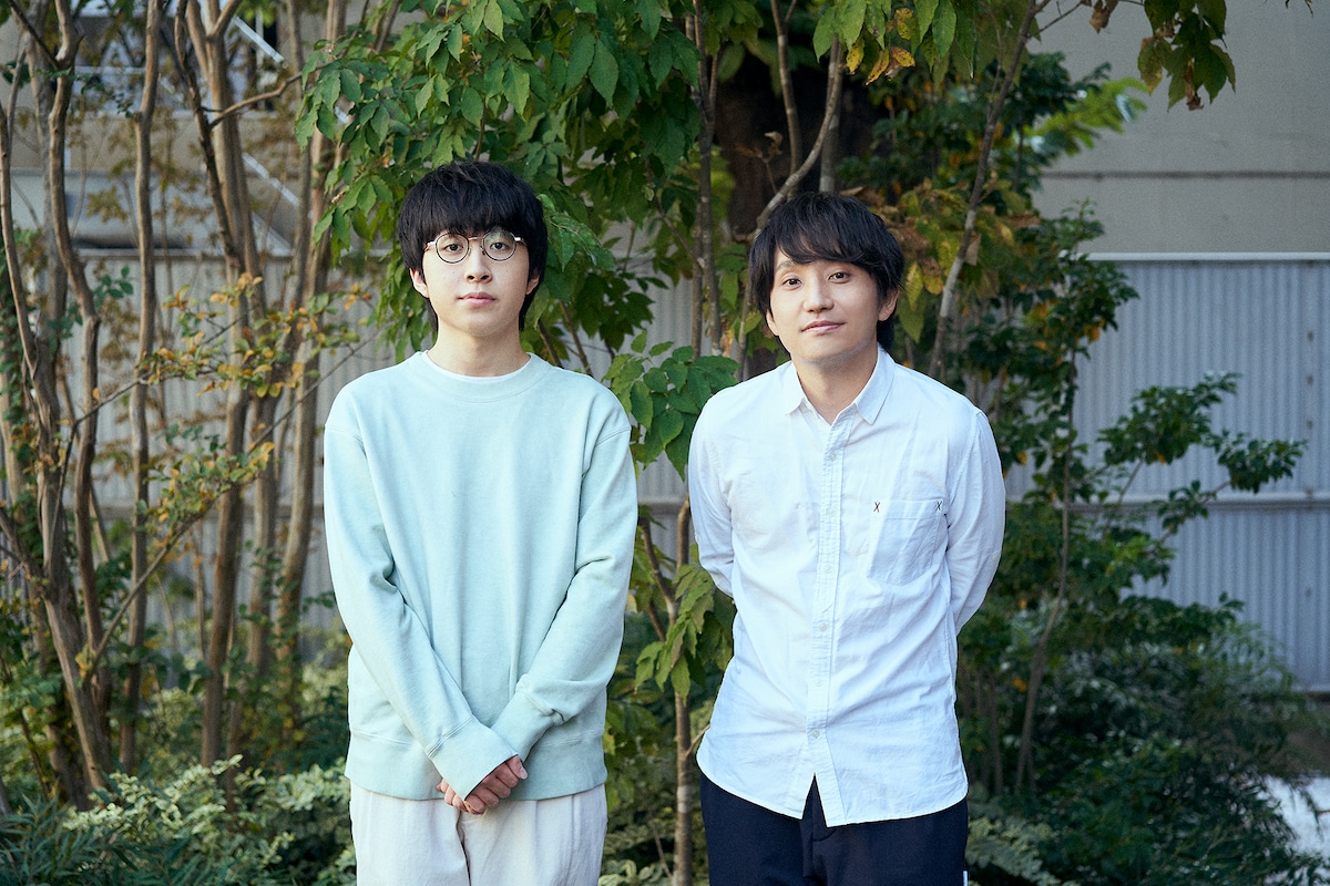 左から崎山蒼志、水野良樹。