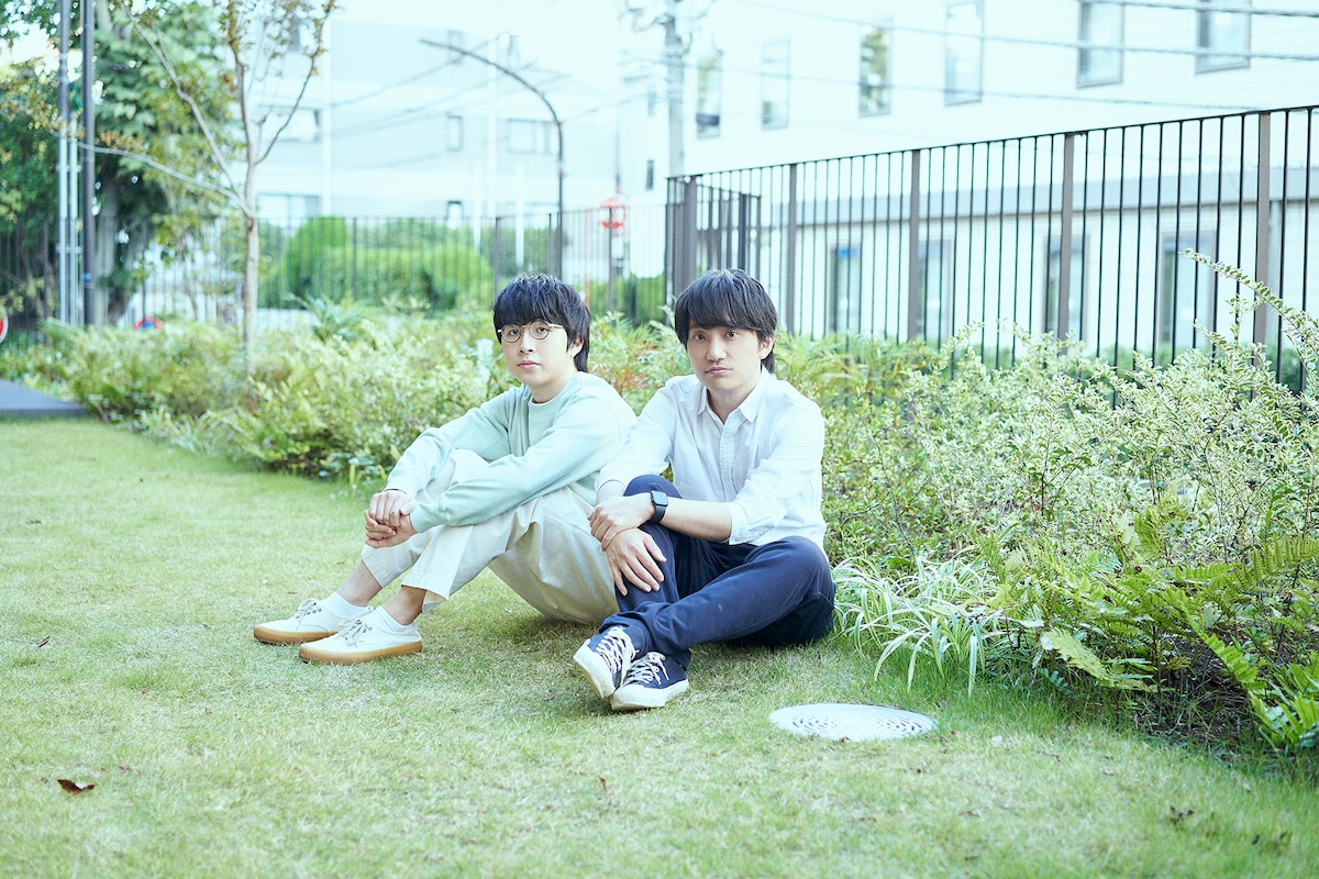 左から崎山蒼志、水野良樹。