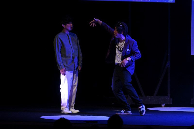 コント「パリヴィ」より。