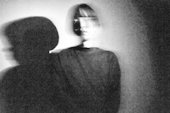 笹川真生「STRANGE POP」インタビュー|取り繕わずに“自動書記”で作り上げた14曲