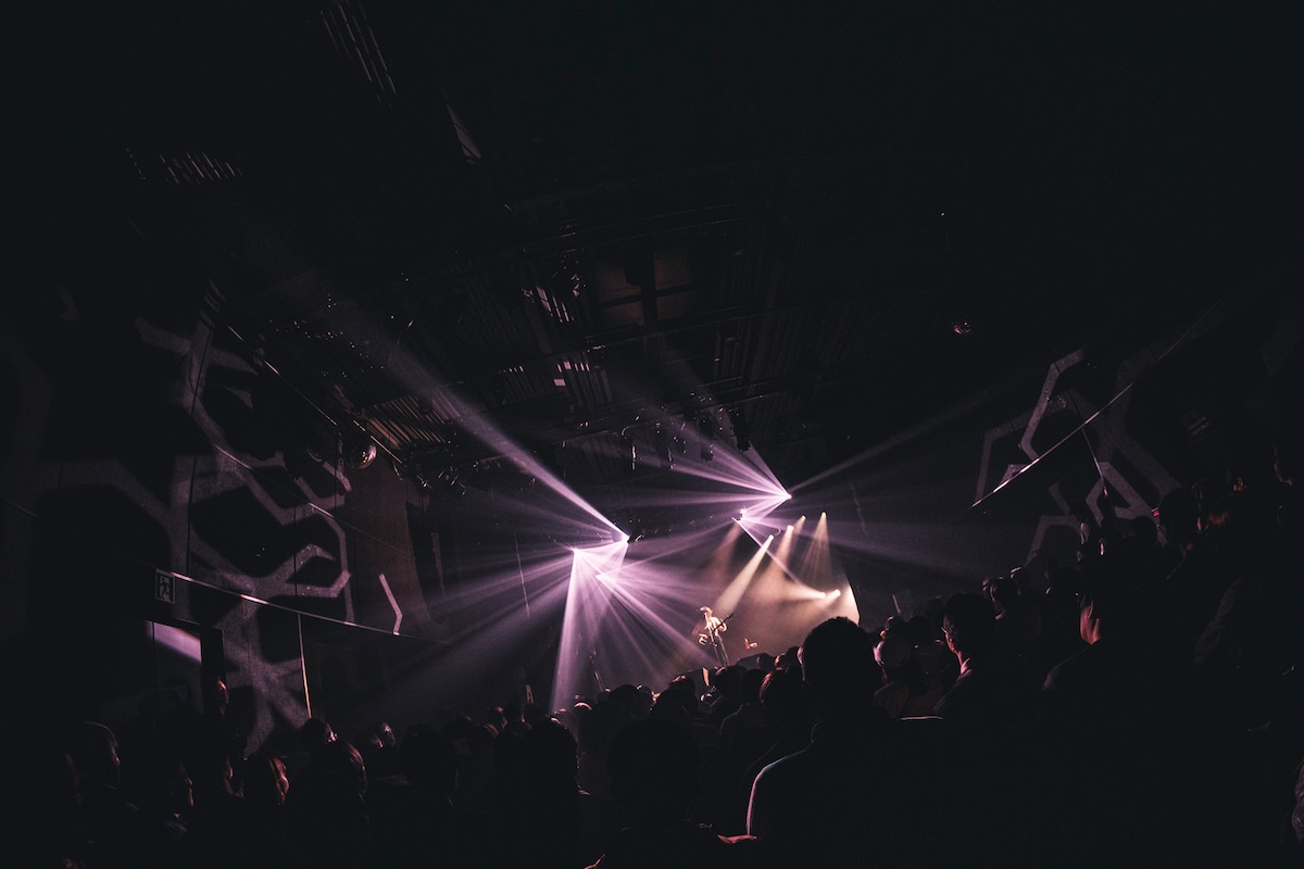 「線路沿い1Kを飛び出して」最終公演より。（撮影：スエヨシリョウタ）