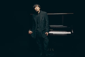 澤野弘之キャリア初のピアノアルバムが浮き彫りにする作家性