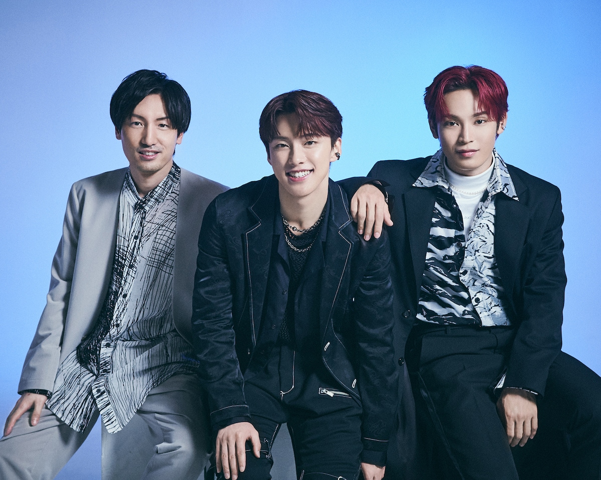 左から澤野弘之、河野純喜（JO1）、與那城奨（JO1）。