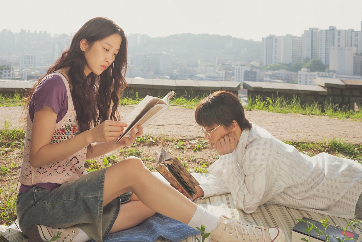 韓国映画「サヨナラの引力」より、左からムン・ガヨン演じるジョンウォン、ク・ギョファン演じるウノ
