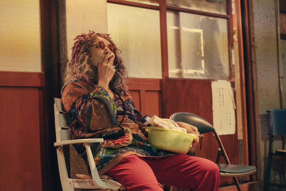 根岸季衣演じる春枝おばあちゃん。認知症だったが家族の危機に直面して覚醒する