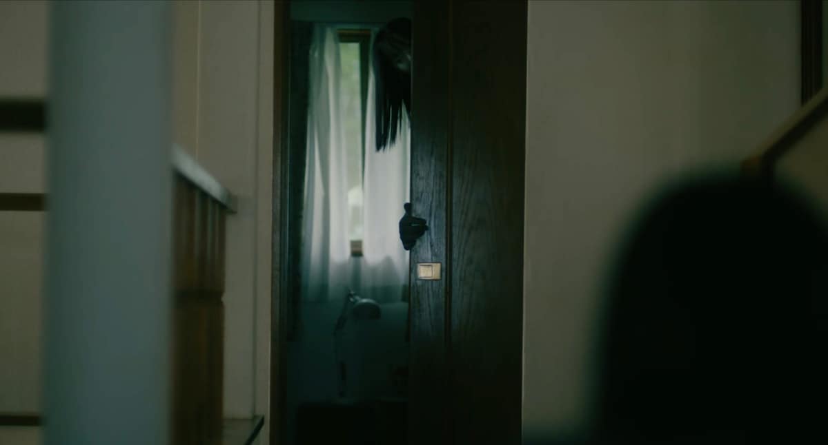 径子が目撃する扉の向こうのサユリ