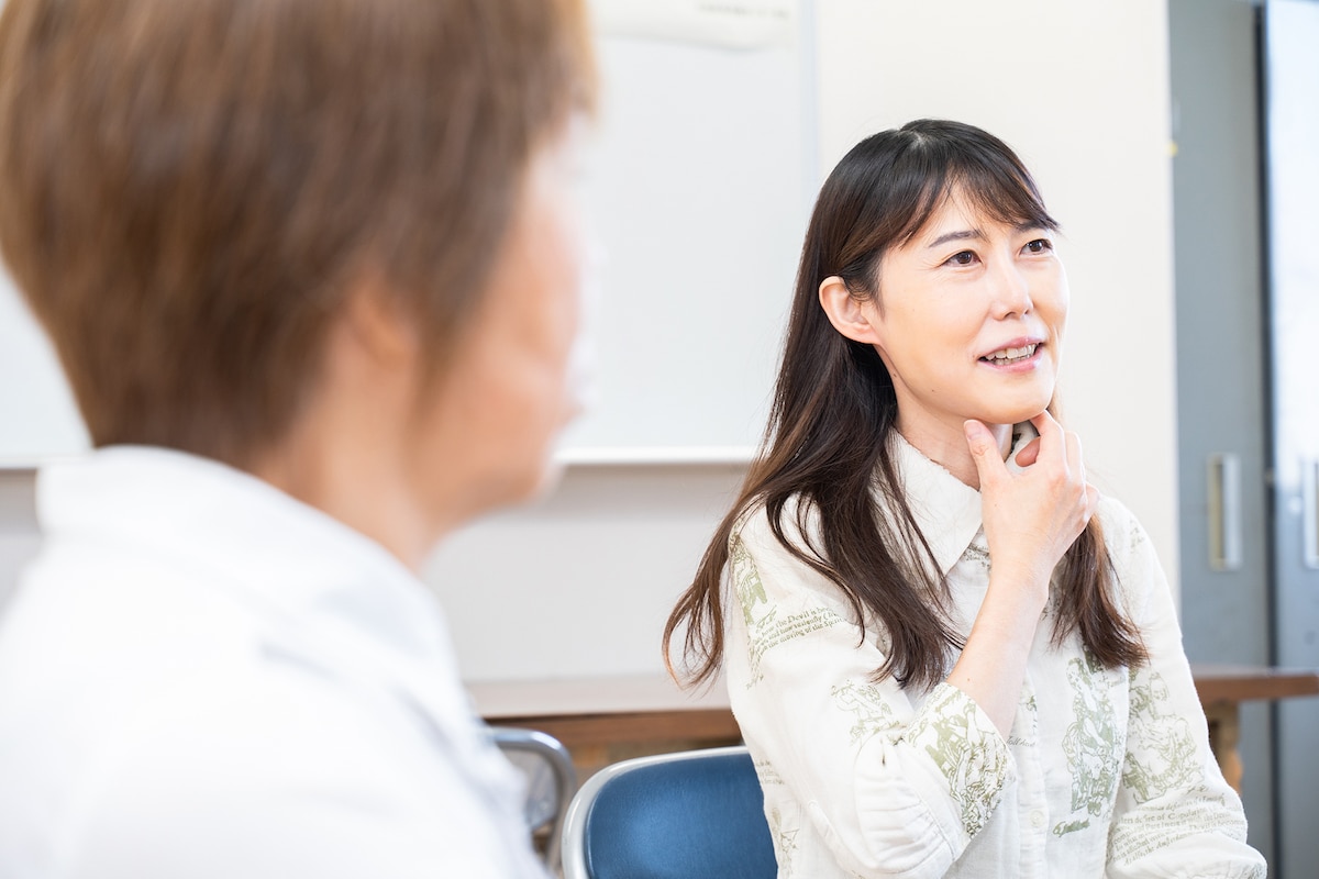 小谷陽子（右）