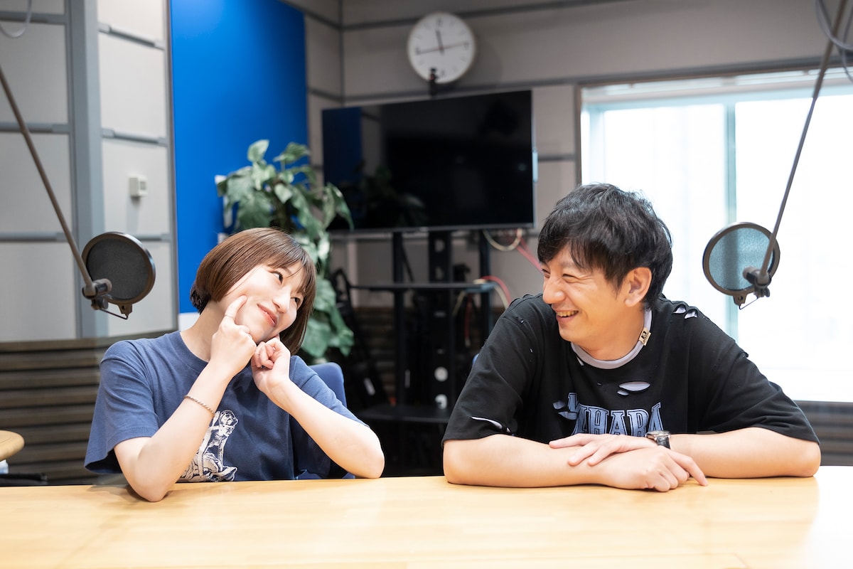 左から関取花、向井慧。