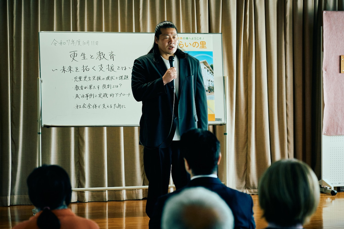 映画「四月の余白」より、一ノ瀬ワタル演じる西健吾