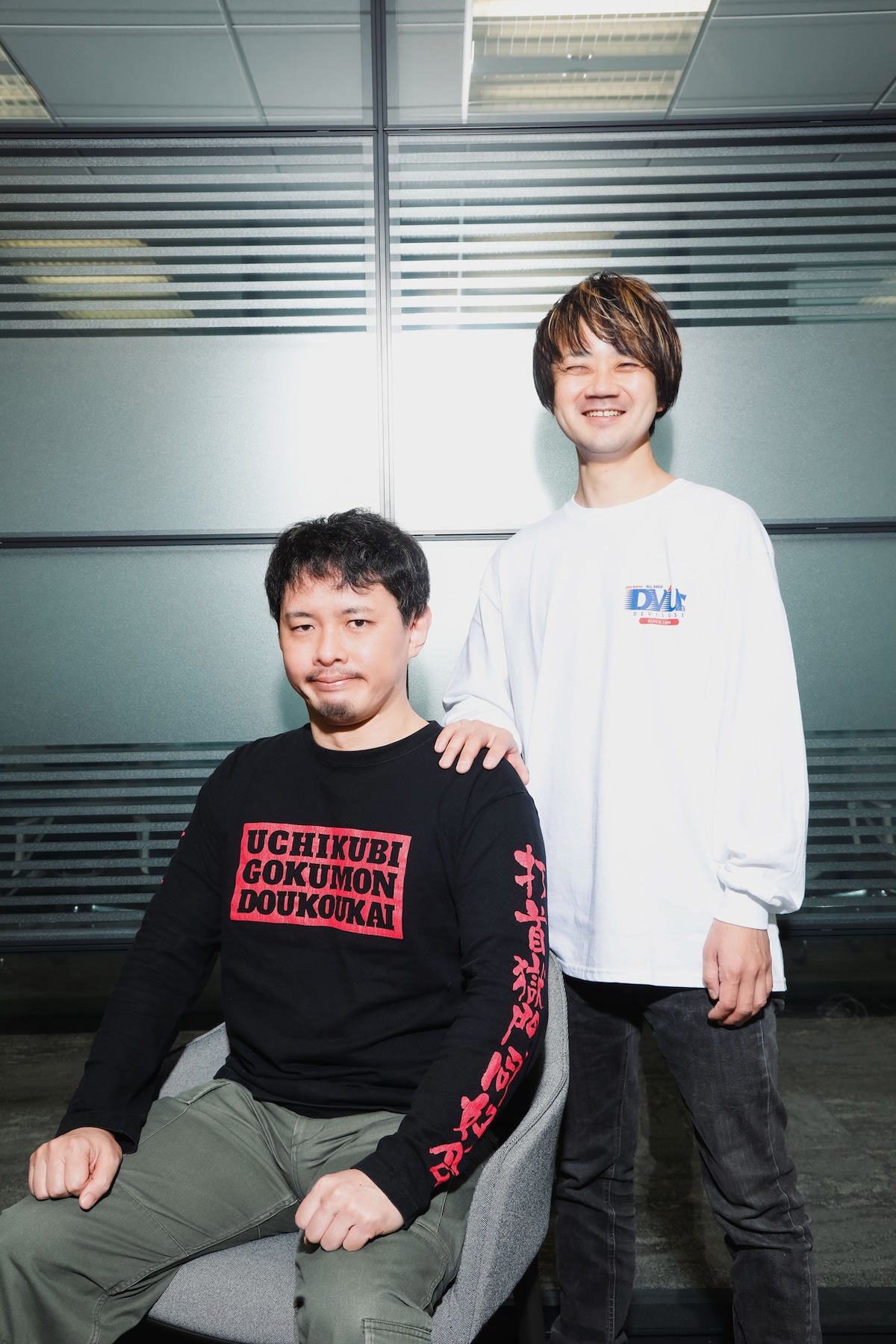 左から大澤敦史（打首獄門同好会）、HIKIDA YUSUKE（G, Vo / SHIMA）。