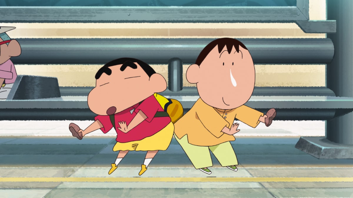 仲良しなしんのすけ（左）とボーちゃん（右）