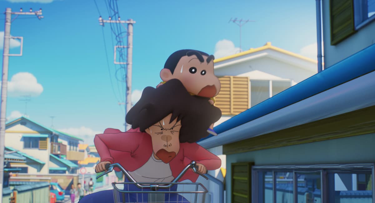 「しん次元！クレヨンしんちゃんTHE MOVIE 超能力大決戦 ～とべとべ手巻き寿司～」より、冒頭しんのすけとみさえの追いかけっこのシーン。